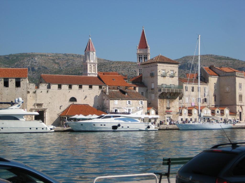 Apartments Dora -Free Parking Trogir Eksteriør bilde