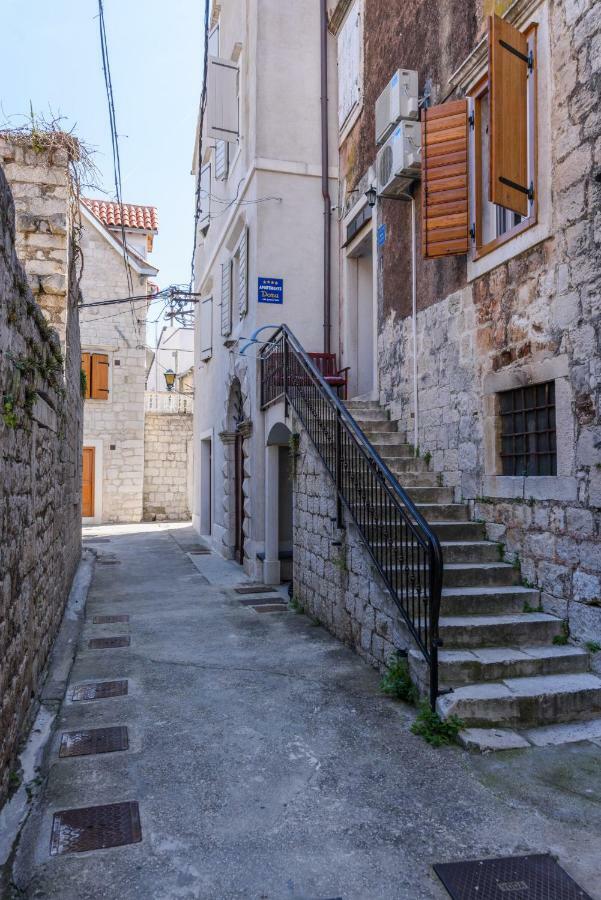 Apartments Dora -Free Parking Trogir Eksteriør bilde