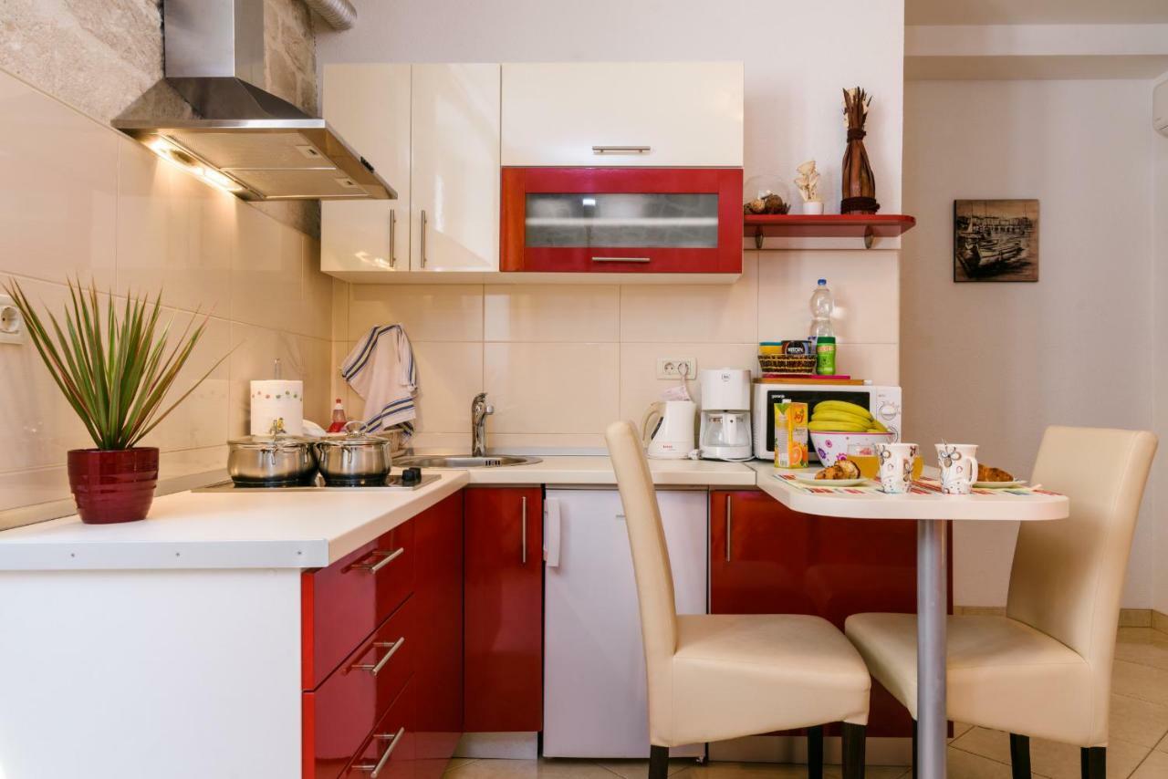 Apartments Dora -Free Parking Trogir Eksteriør bilde