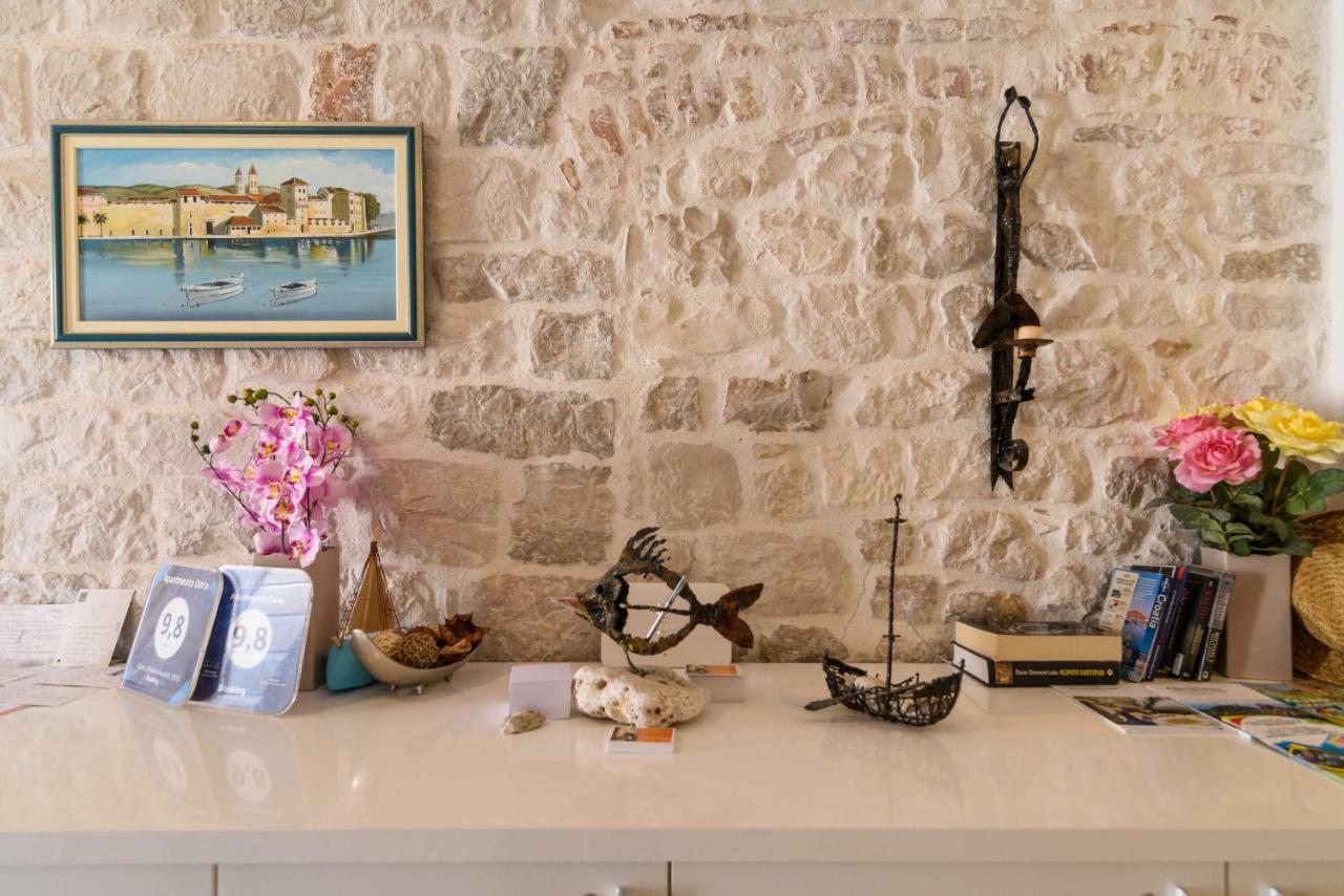 Apartments Dora -Free Parking Trogir Eksteriør bilde