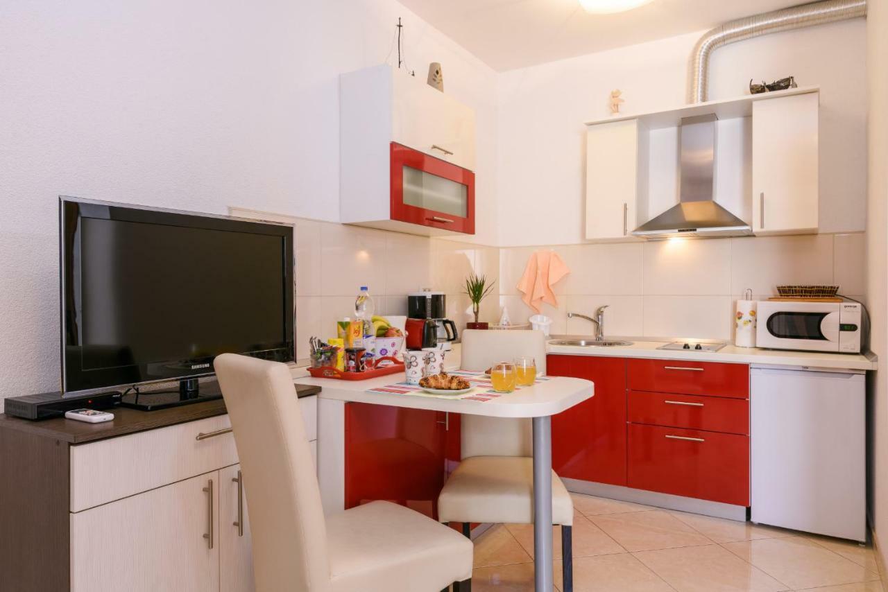 Apartments Dora -Free Parking Trogir Eksteriør bilde