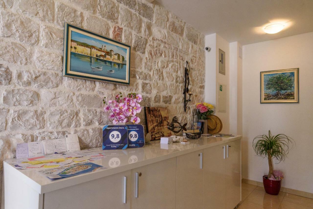 Apartments Dora -Free Parking Trogir Eksteriør bilde