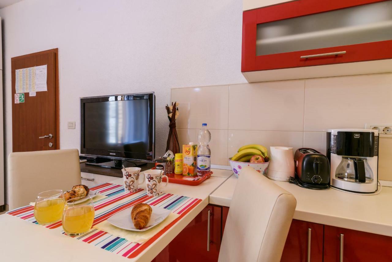 Apartments Dora -Free Parking Trogir Eksteriør bilde