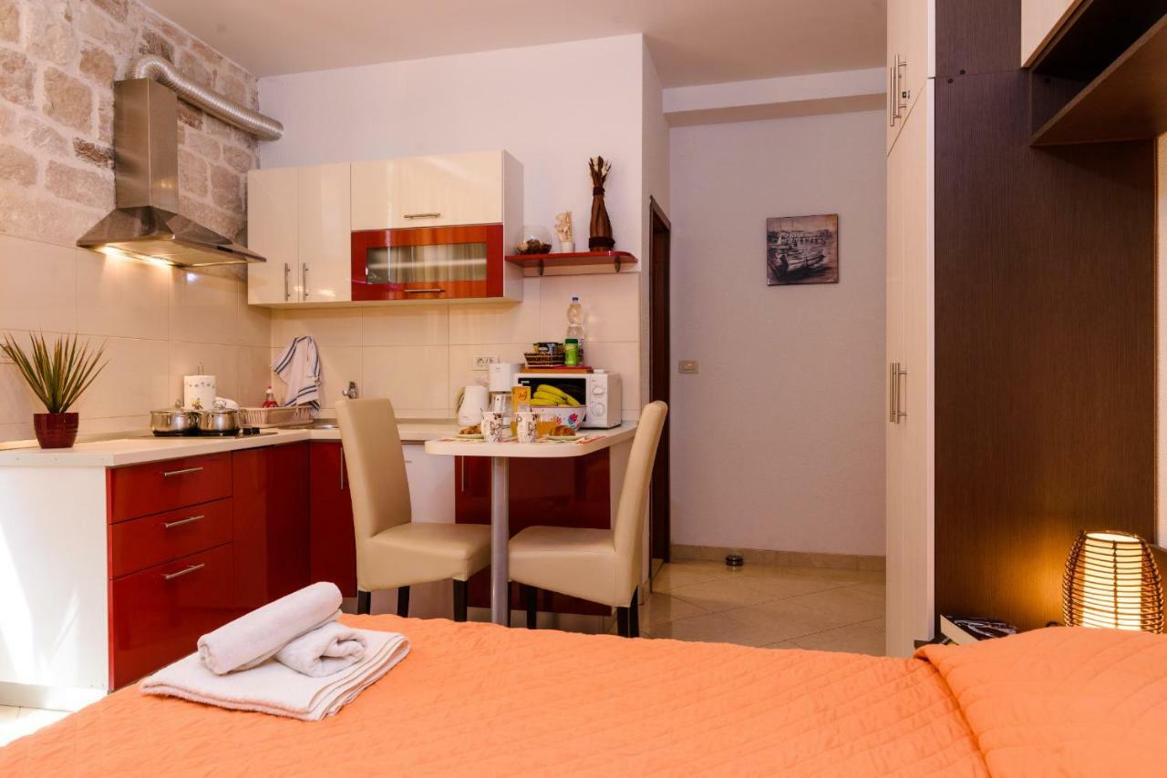 Apartments Dora -Free Parking Trogir Eksteriør bilde