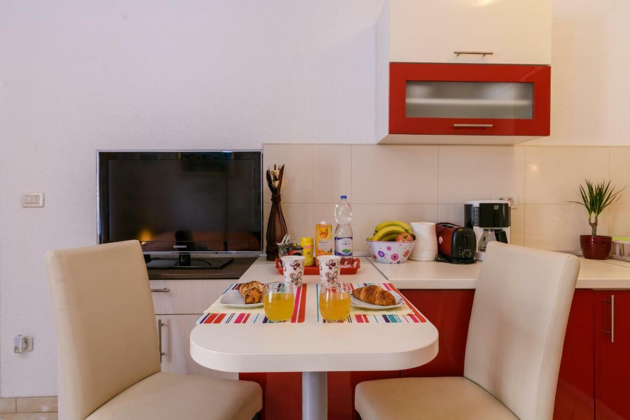 Apartments Dora -Free Parking Trogir Eksteriør bilde